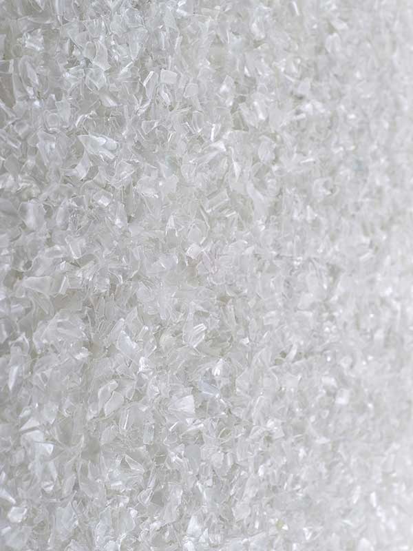 Clear recycled PET flakes