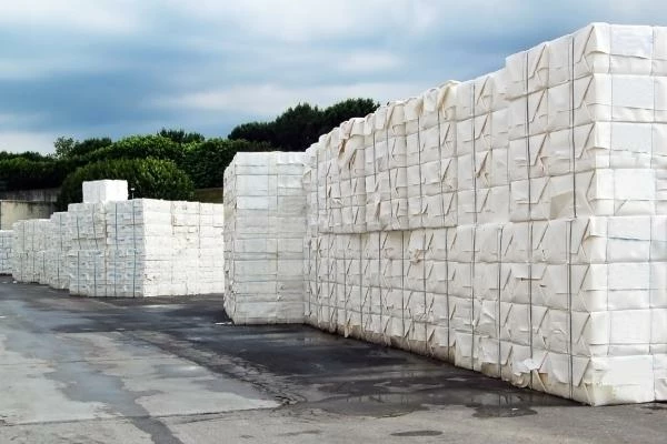 Bales of dissolving wood pulp used for regenerated cellulose fibers