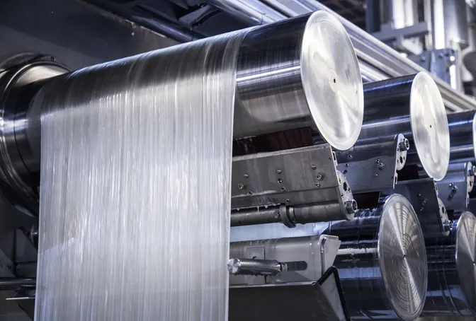 Industrial lyocell fiber production line with continuous fiber web
