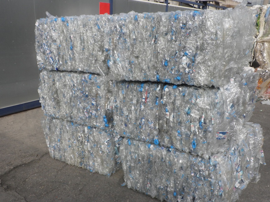 Compressed PET bottle bales