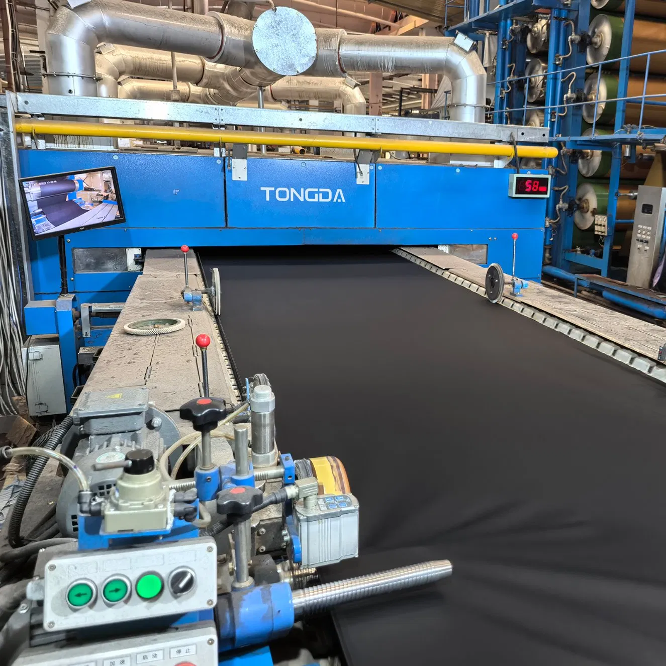 Fabric heat-setting tenter