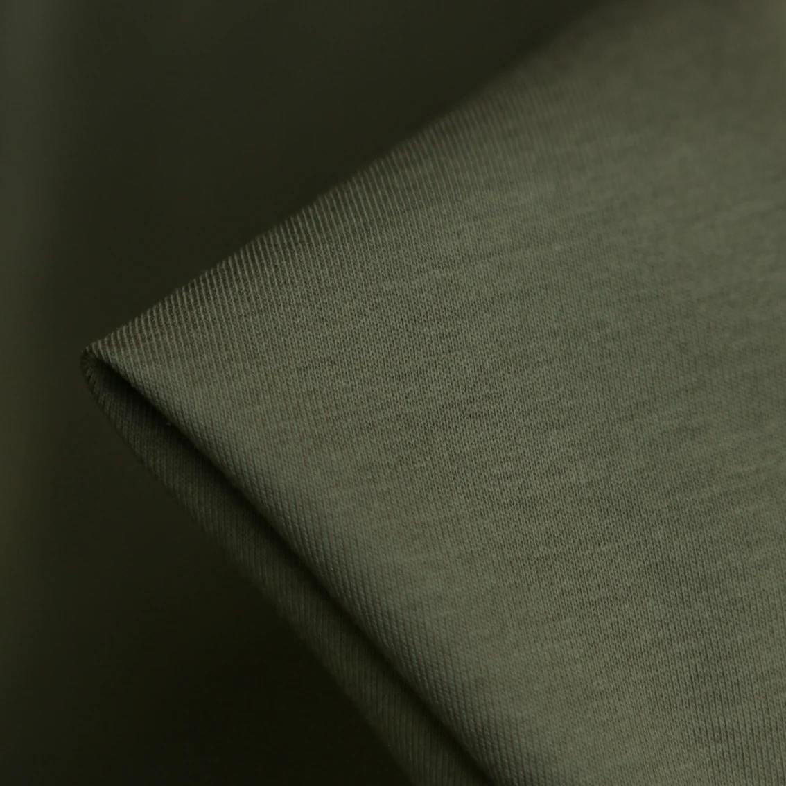 Fine stitch columns on cotton jersey.