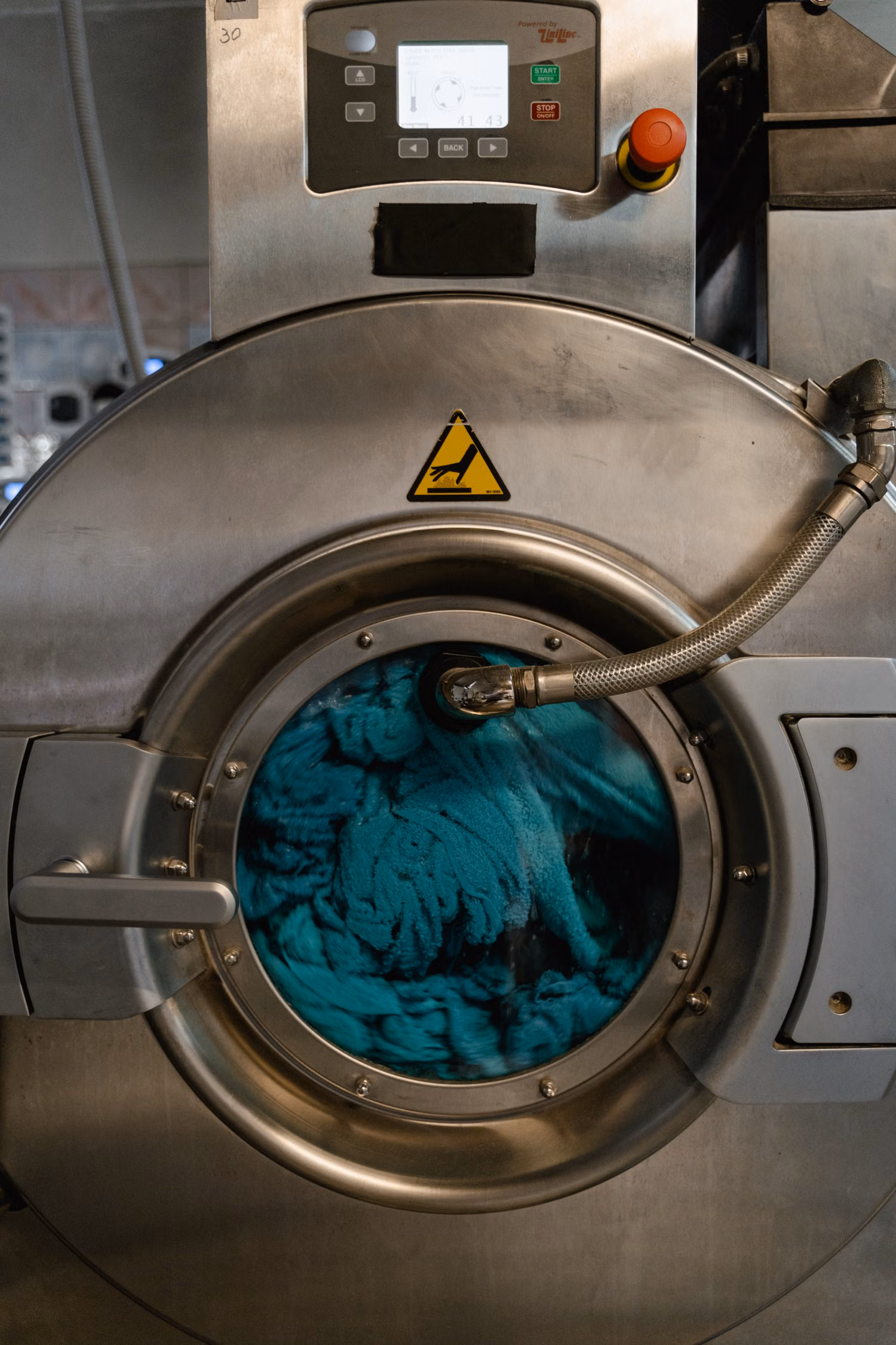 Industrial washing machine used for garment washing and denim finishing
