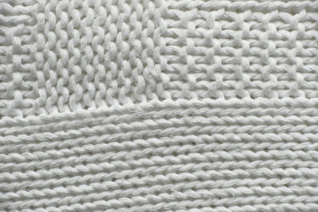 Close-up cable knit textile structure
