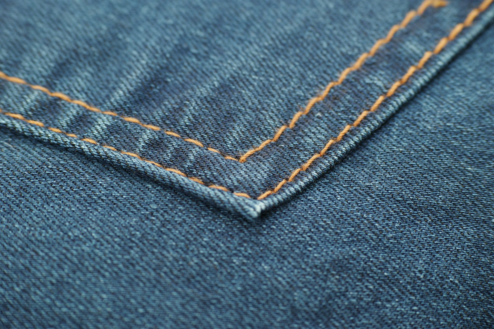 Jeans pocket parallel stitching