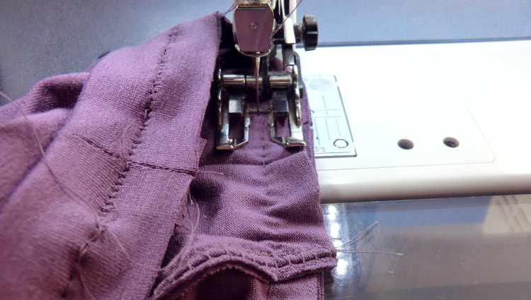 Sewing a knit raglan seam